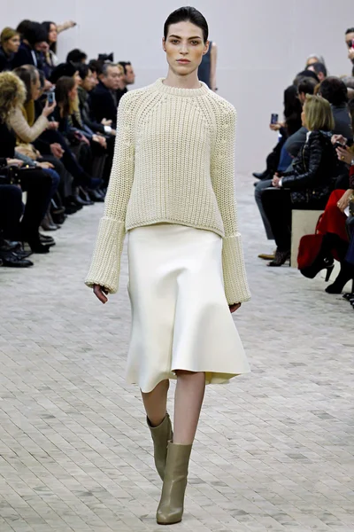 Look 8